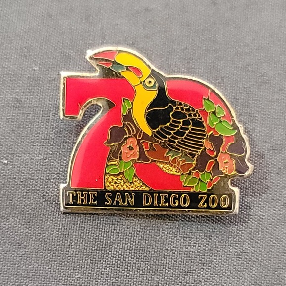Vtg The San Diego Zoo Toucan 70th Anniversary Pin - Picture 1 of 2